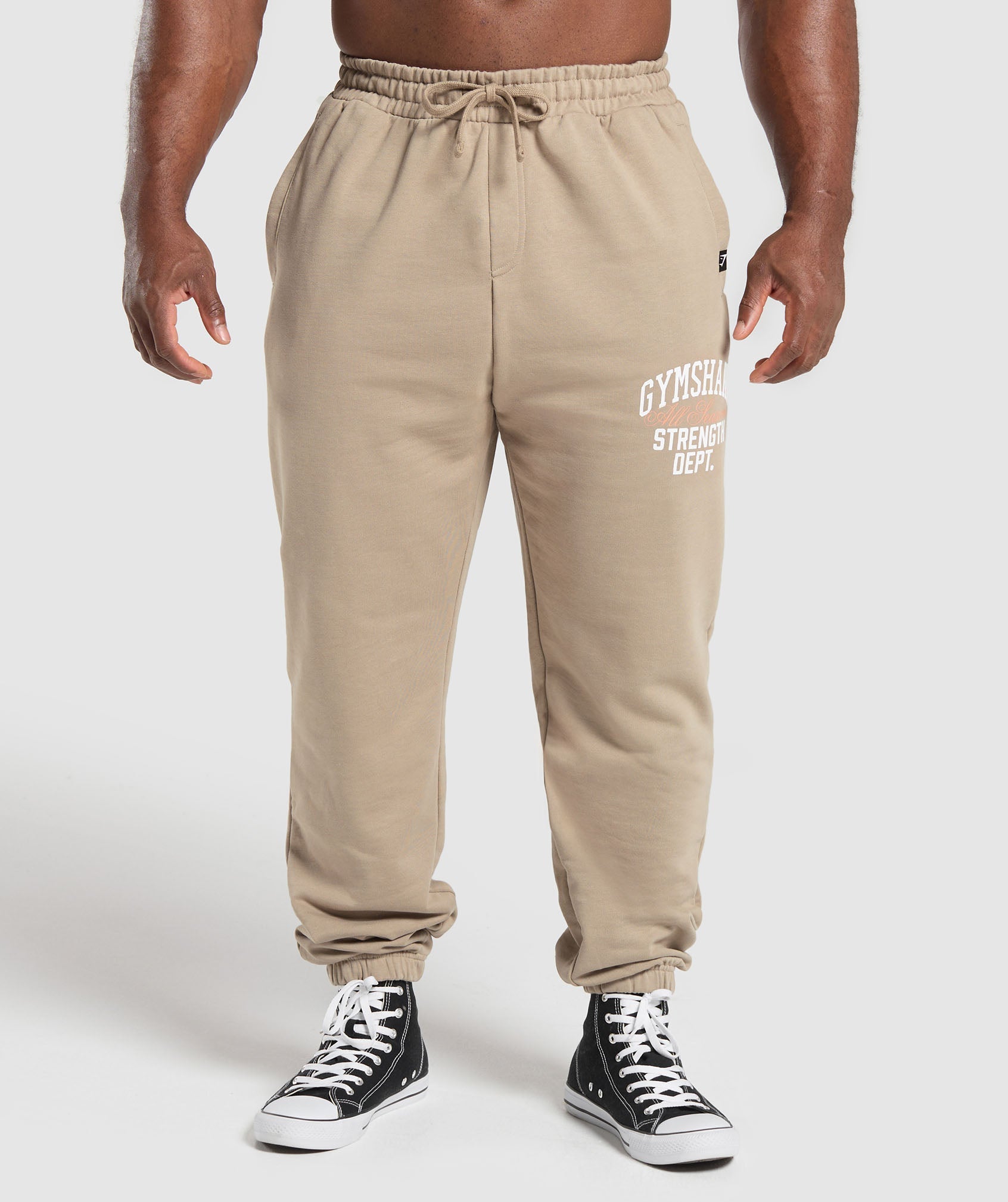 Trophy Graphic Joggers Cement Brown